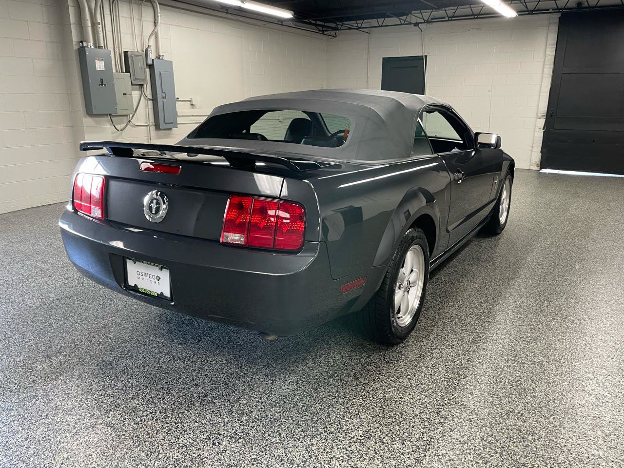 Used 2007 Ford Mustang Convertible RWD image 5