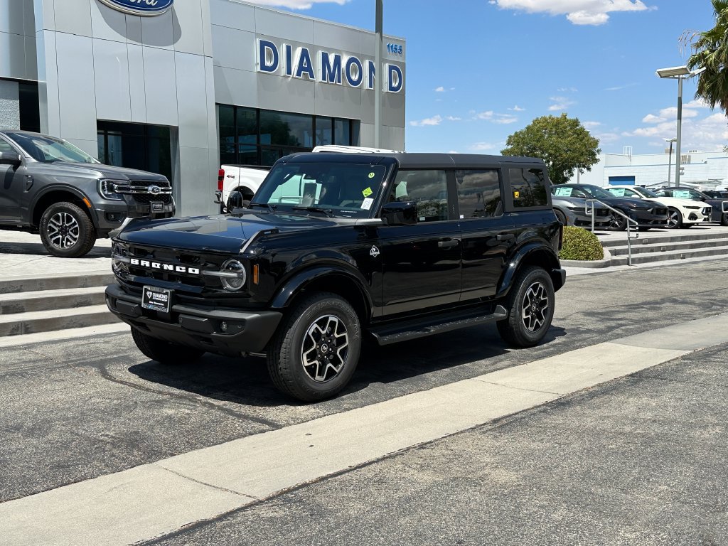 New 2026 Ford Bronco Outer Banks AWD/4WD image 2