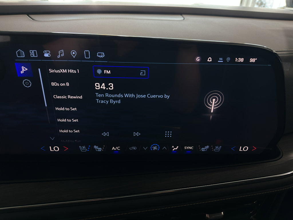 New 2025 Chevrolet Suburban Premier image 18