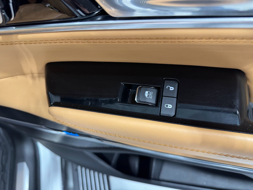 Used 2022 Jeep Grand Wagoneer Series III w/ Rear Seat Video Group 1 image 27