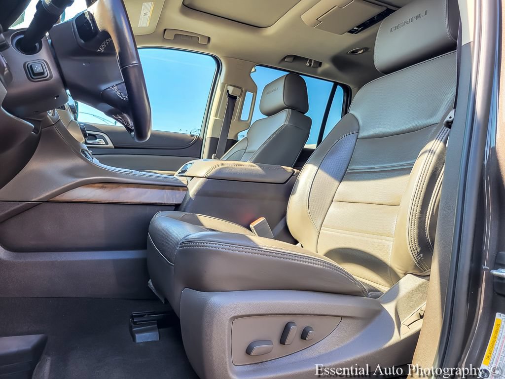 Certified 2020 GMC Yukon Denali w/ Denali Premium Package AWD/4WD image 7