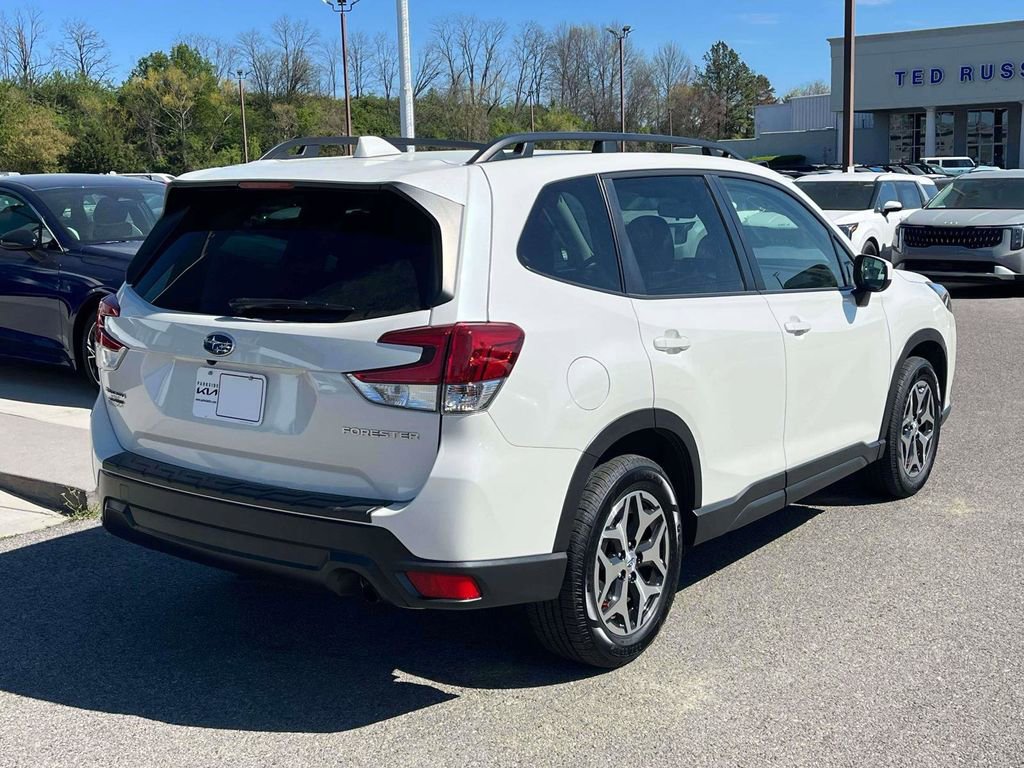 Used 2023 Subaru Forester Premium image 28