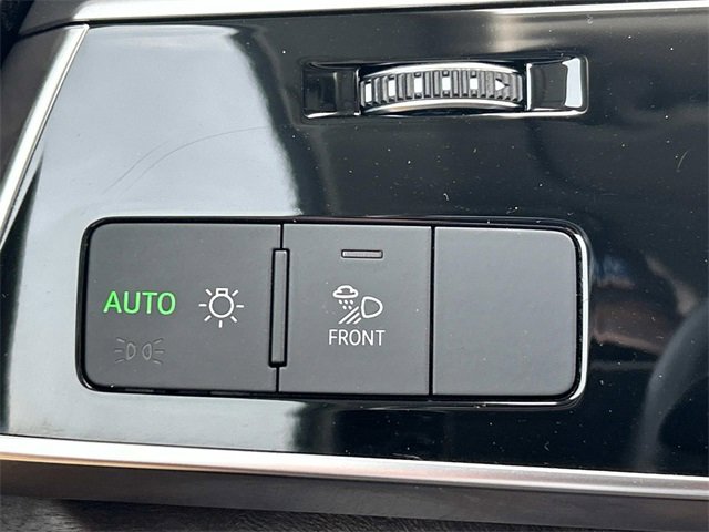Used 2020 Audi Q8 Premium Plus w/ Premium Plus Package image 32
