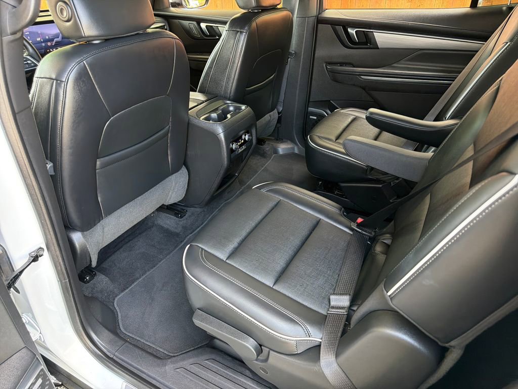 Used 2025 Buick Enclave Preferred image 33