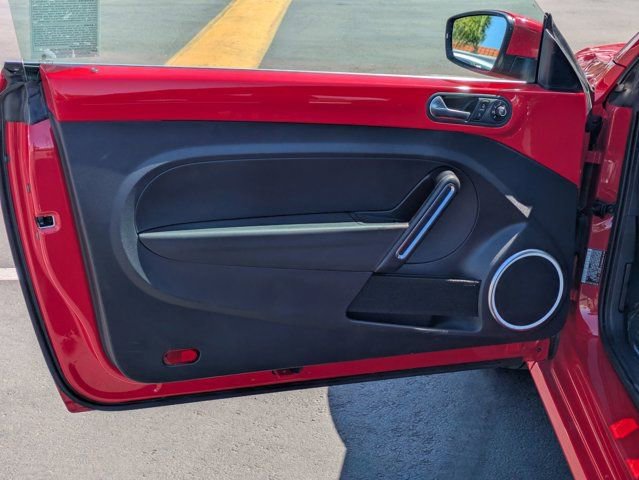 Used 2018 Volkswagen Beetle 2.0T SE image 14