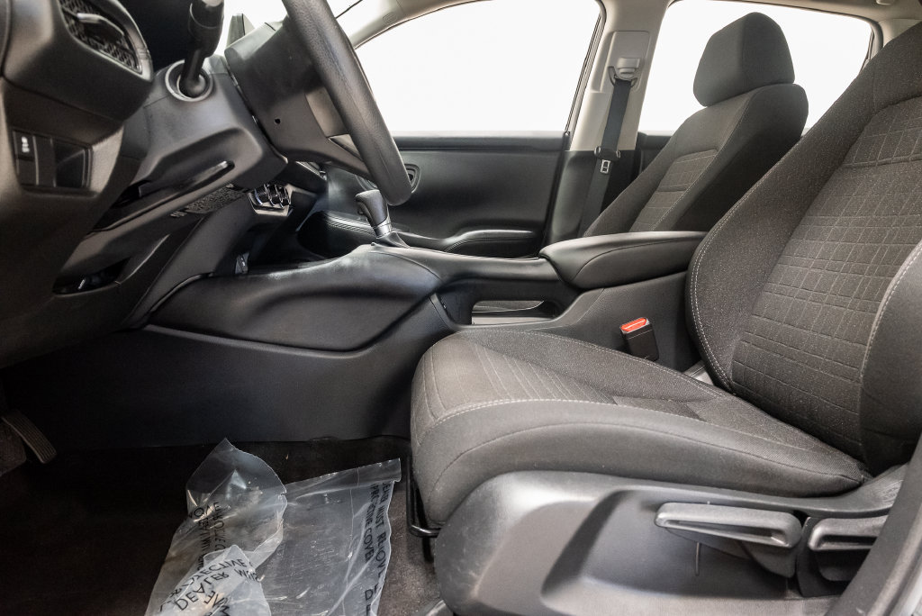 Used 2025 Honda HR-V LX image 13
