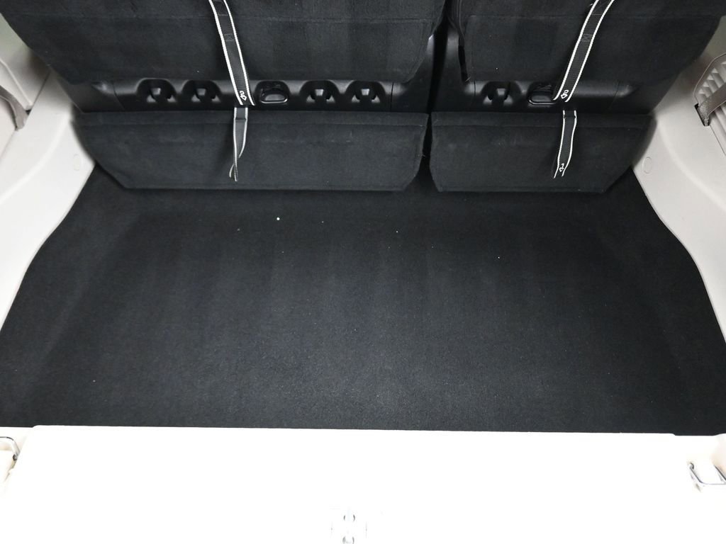 Used 2023 Chrysler Voyager LX image 58