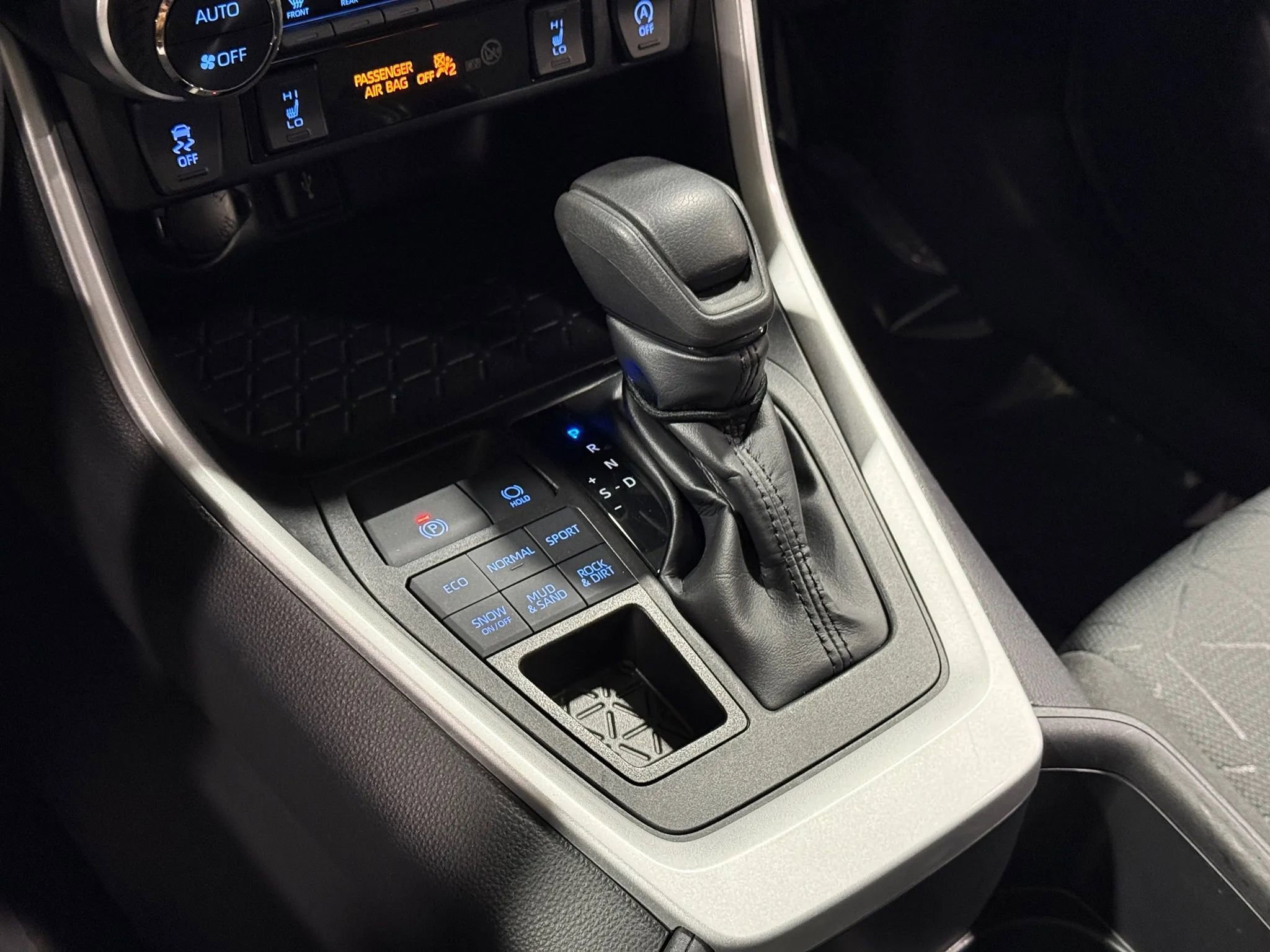 Used 2022 Toyota RAV4 XLE w/ Convenience Package image 36