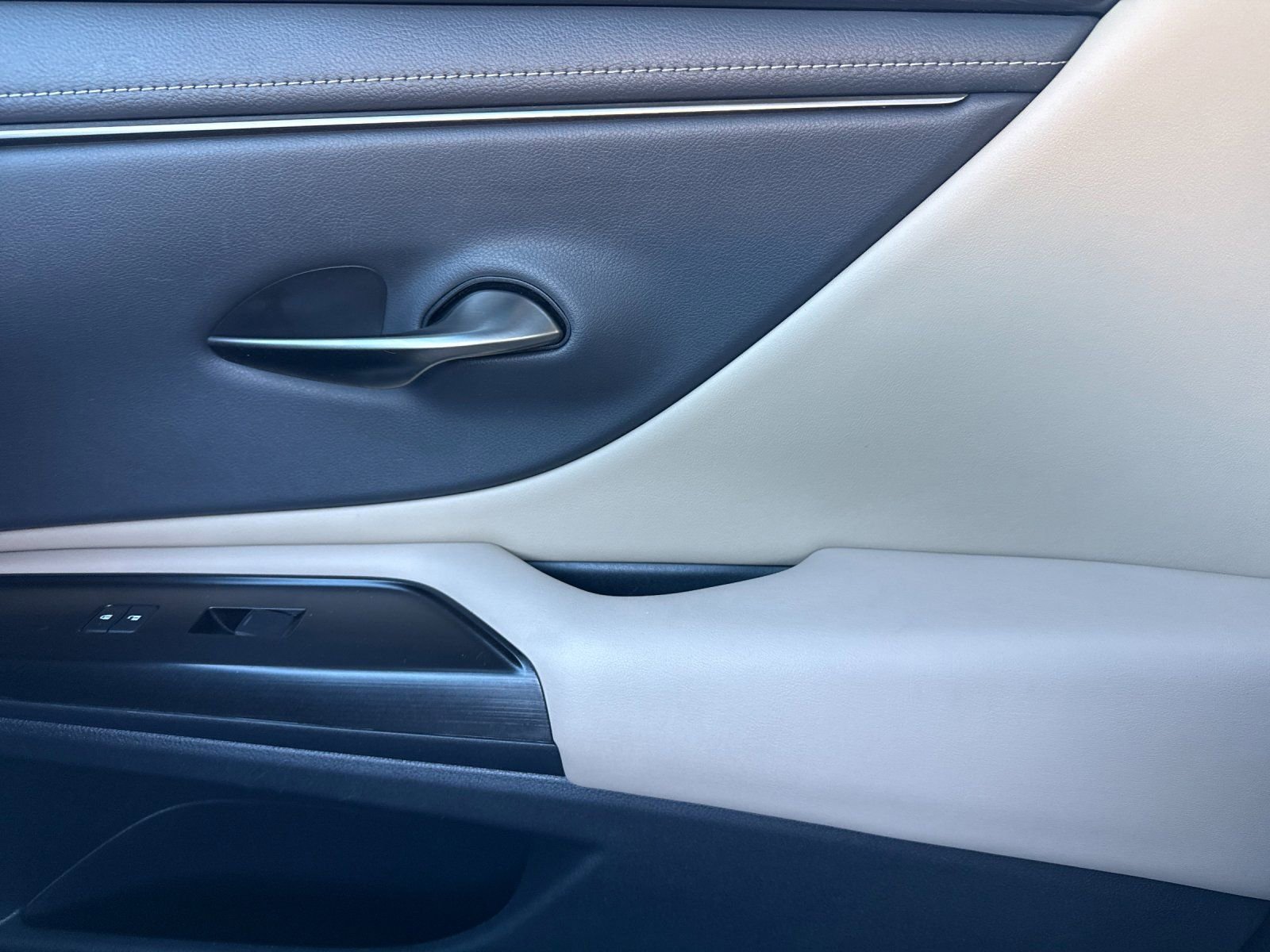 Used 2019 Lexus ES 350 350 w/ Accessory Package image 20