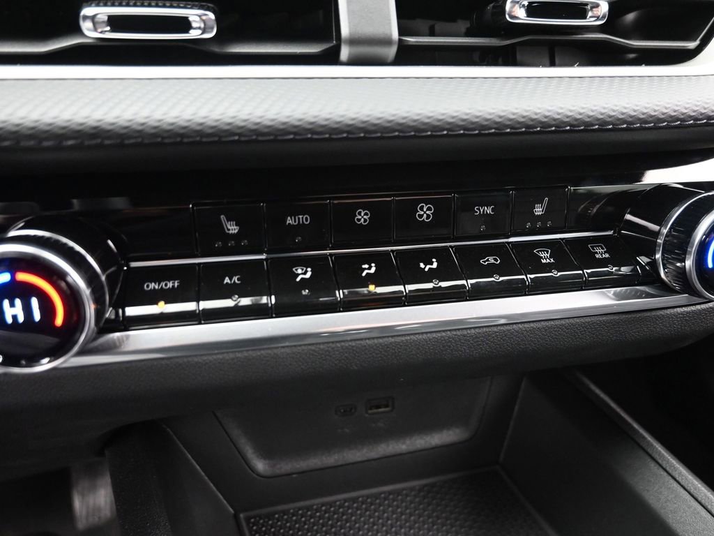 New 2026 Chevrolet Equinox LT w/ Convenience Package II image 17