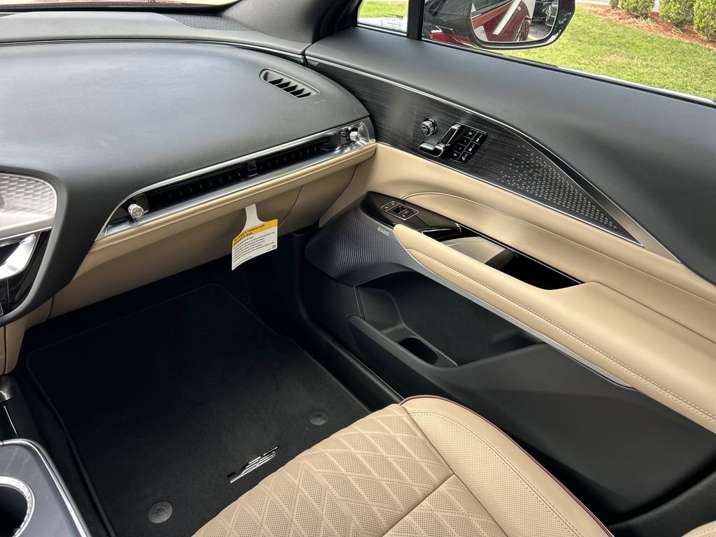 New 2026 Cadillac Lyriq V w/ Exterior Carbon Fiber Package image 17