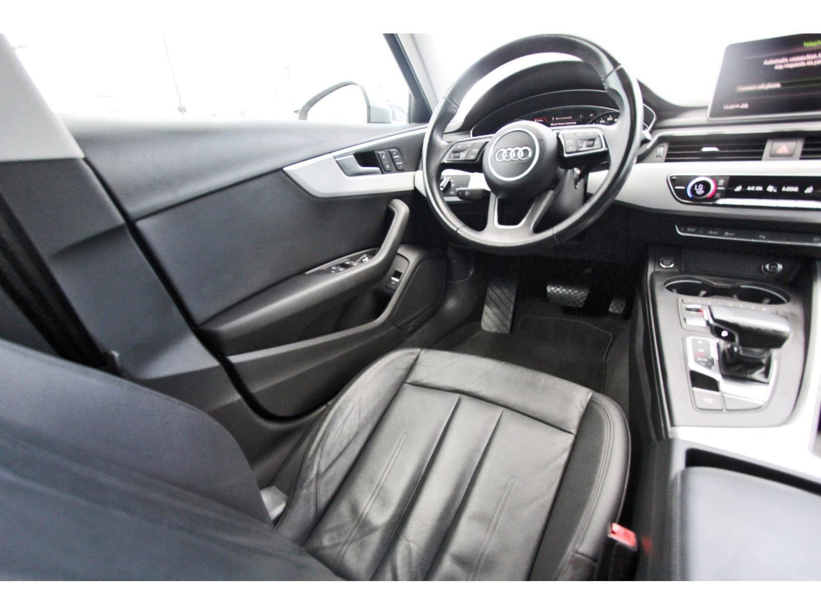 Used 2017 Audi A4 2.0T Premium image 11