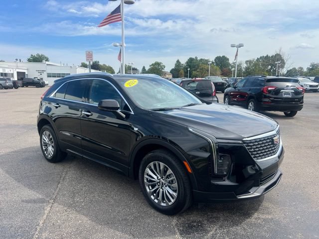 Used 2024 Cadillac XT4 Premium Luxury AWD/4WD image 3