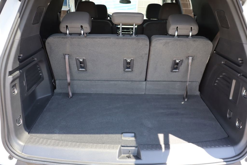 Used 2024 Chevrolet Traverse LT w/ LPO, Floor Liner Package FWD image 34