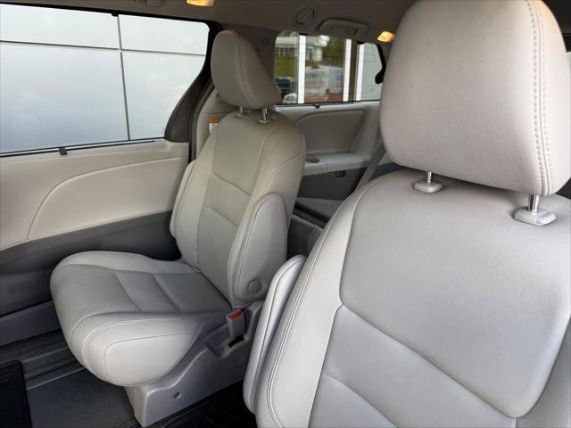 Certified 2019 Toyota Sienna XLE w/ XLE Navigation Package AWD/4WD image 14