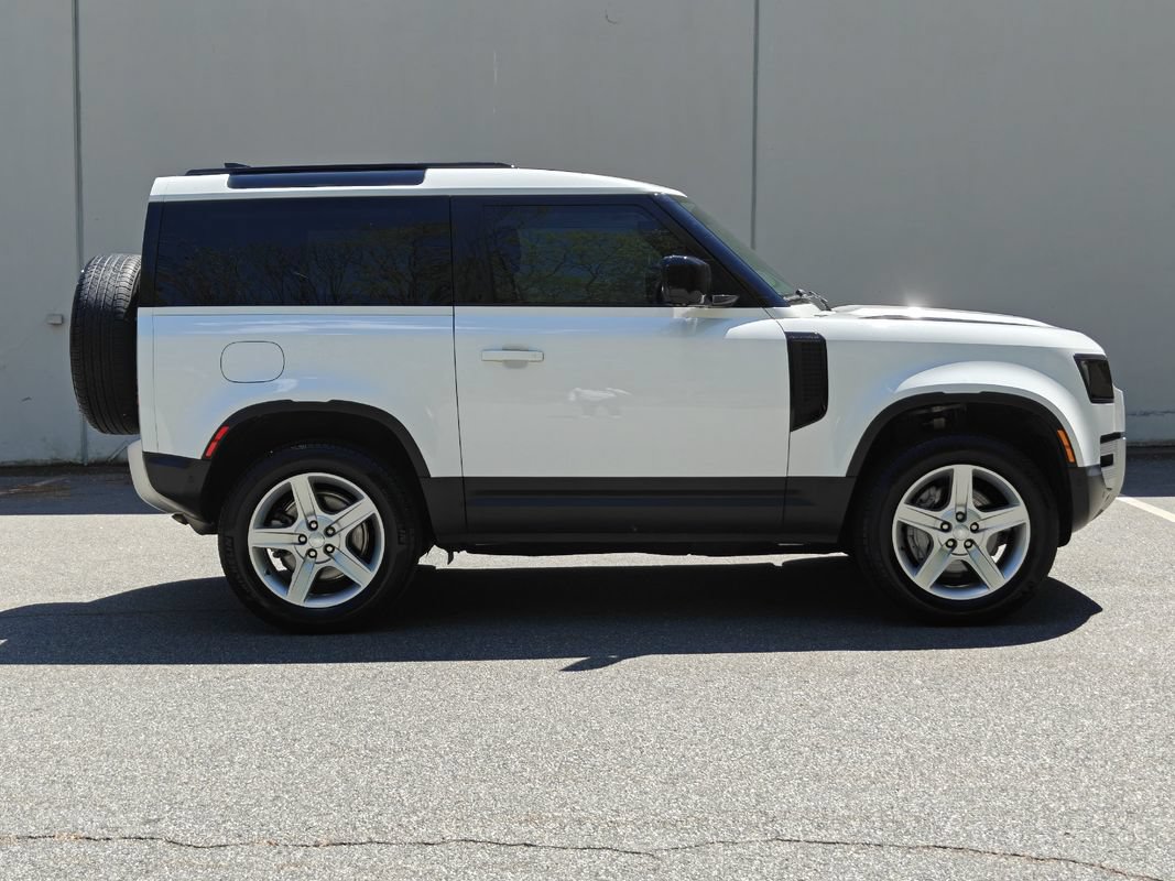Used 2023 Land Rover Defender 90 SE AWD/4WD image 3