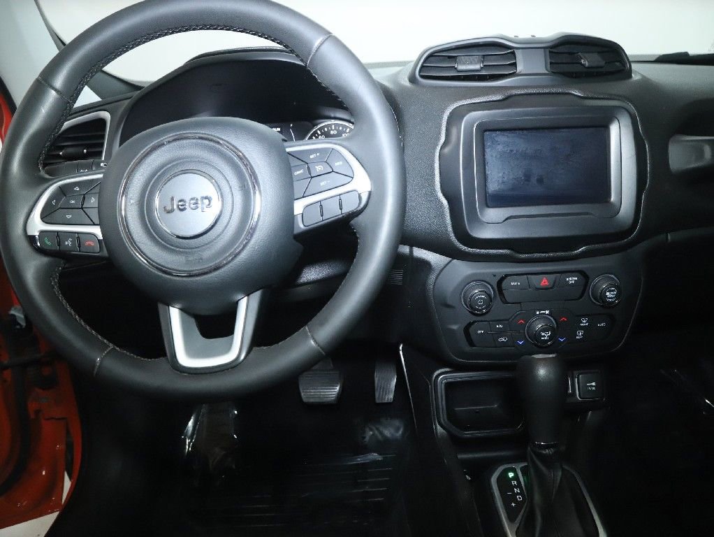 Used 2018 Jeep Renegade Latitude FWD image 27