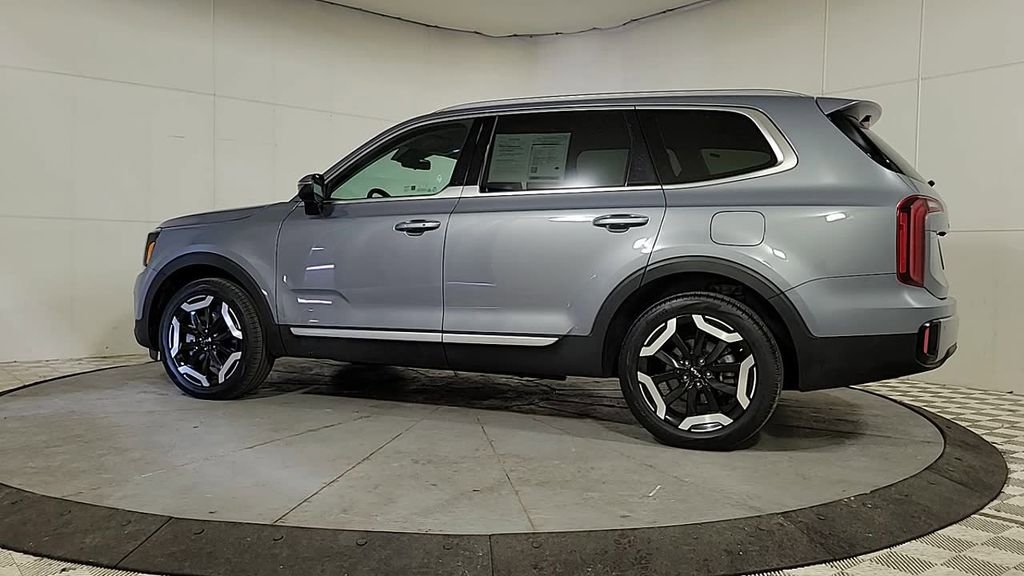 Used 2025 Kia Telluride S image 5
