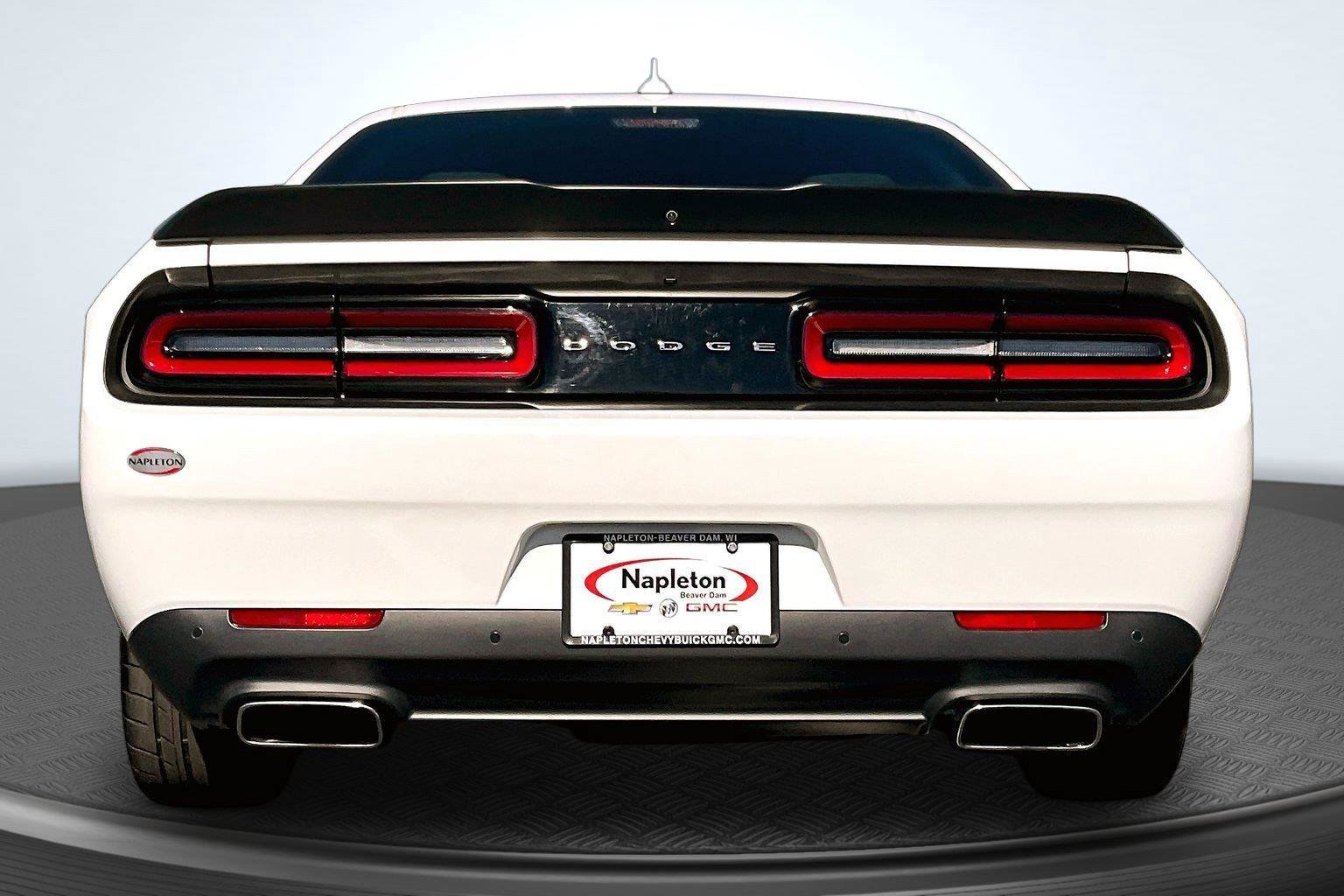 Used 2016 Dodge Challenger R/T Scat Pack RWD image 4