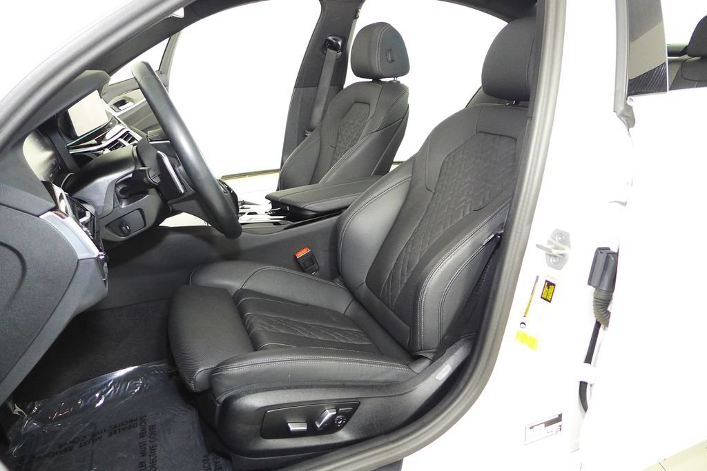 Used 2023 BMW 530i w/ Convenience Package RWD image 22