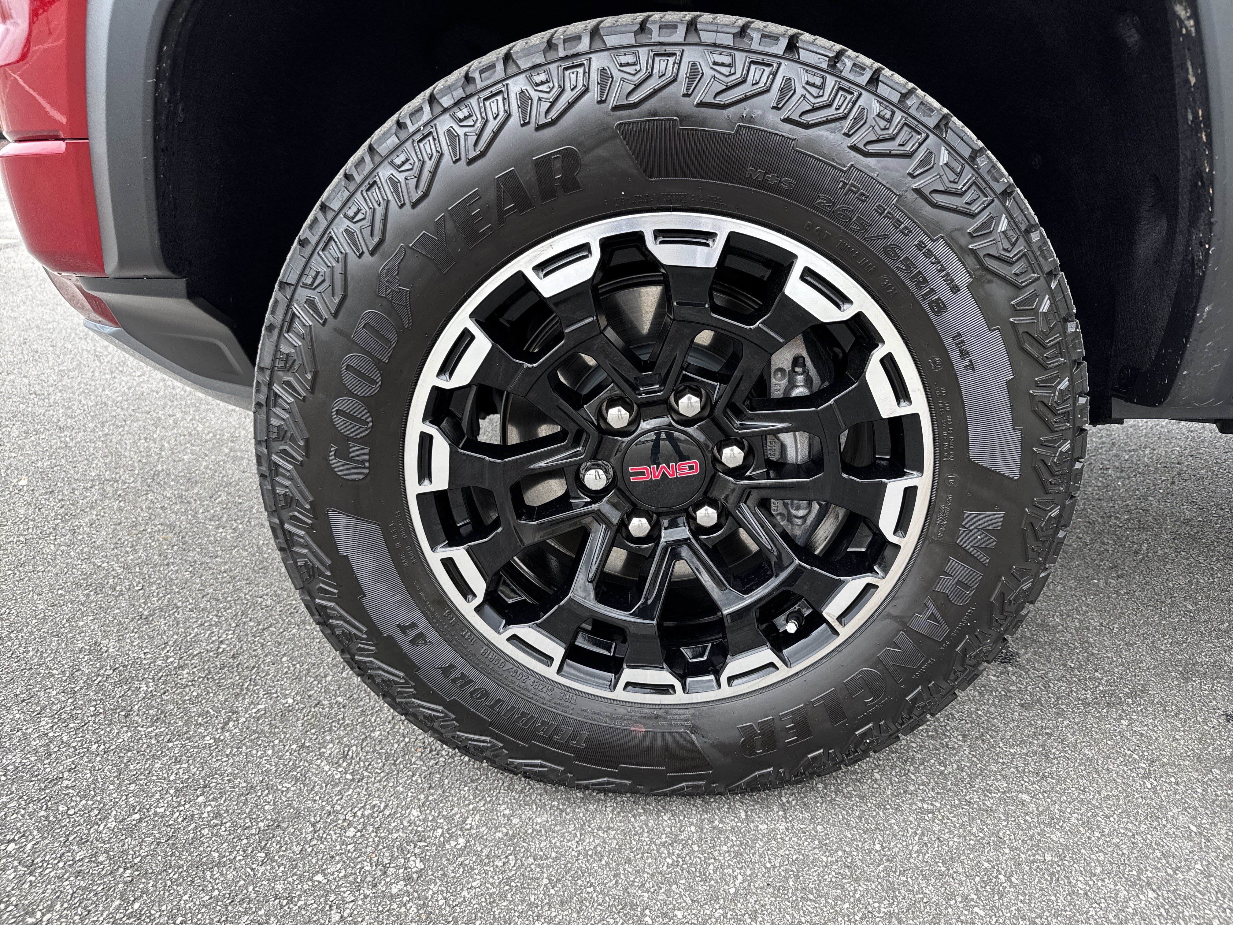 Used 2026 GMC Canyon AT4 image 12