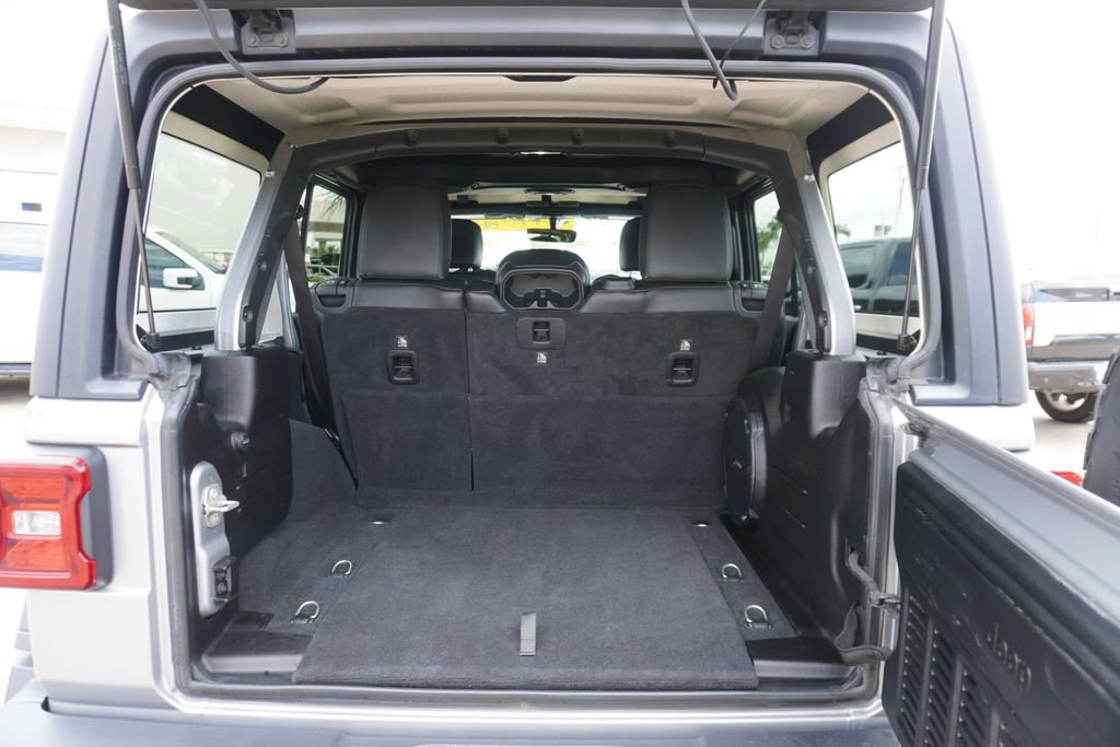 Used 2018 Jeep Wrangler Unlimited Rubicon AWD/4WD image 27