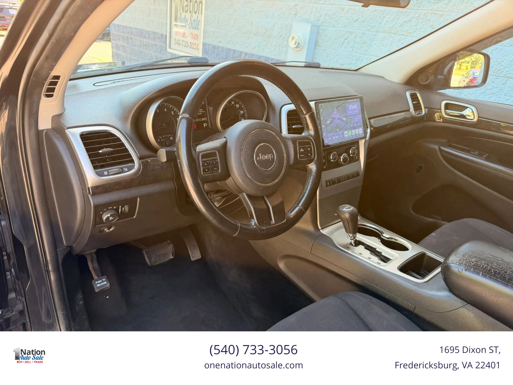 Used 2011 Jeep Grand Cherokee Laredo AWD/4WD image 12