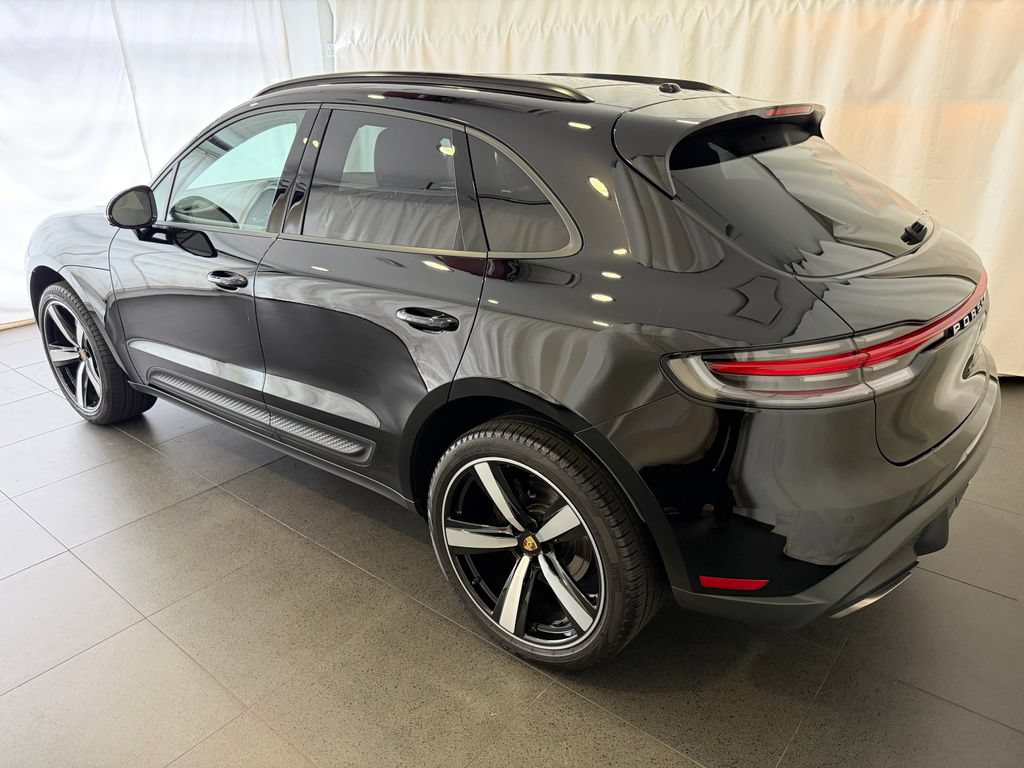 Certified 2026 Porsche Macan AWD/4WD image 3