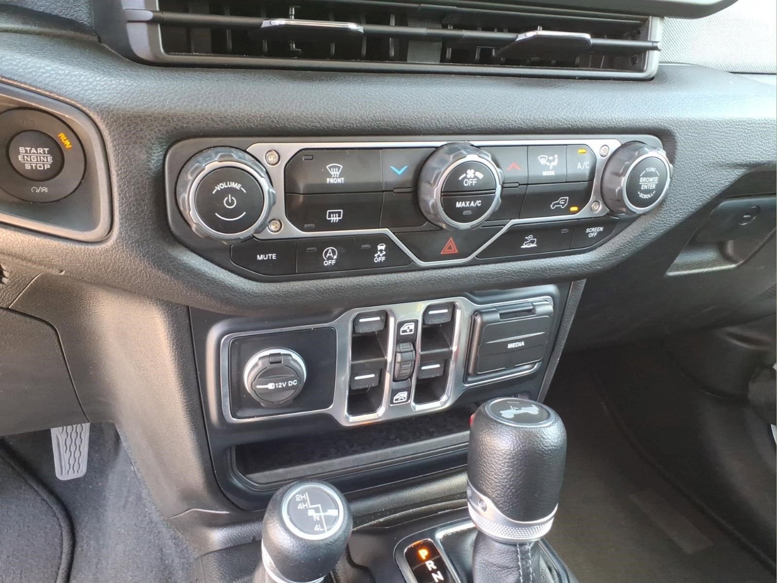 Used 2024 Jeep Wrangler Unlimited Sport AWD/4WD image 27