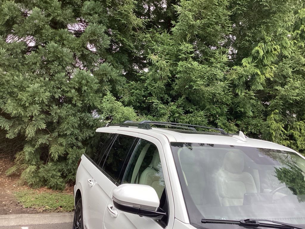 Used 2021 Lincoln Navigator L Reserve image 16