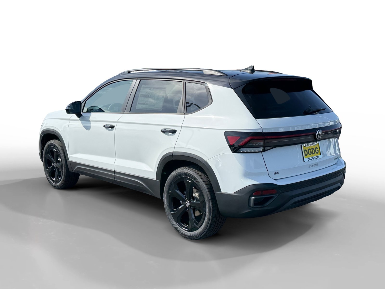 New 2026 Volkswagen Taos SE AWD/4WD image 3