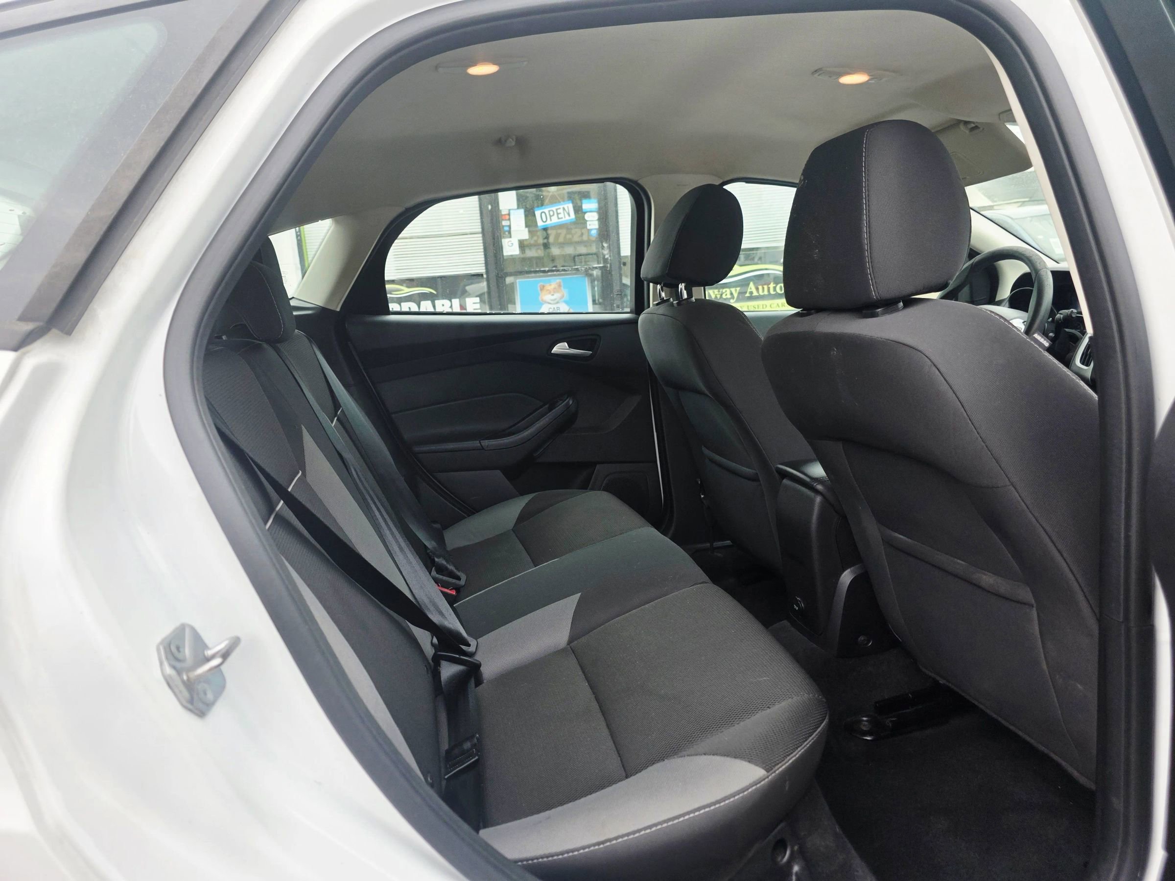 Used 2014 Ford Focus SE FWD image 15