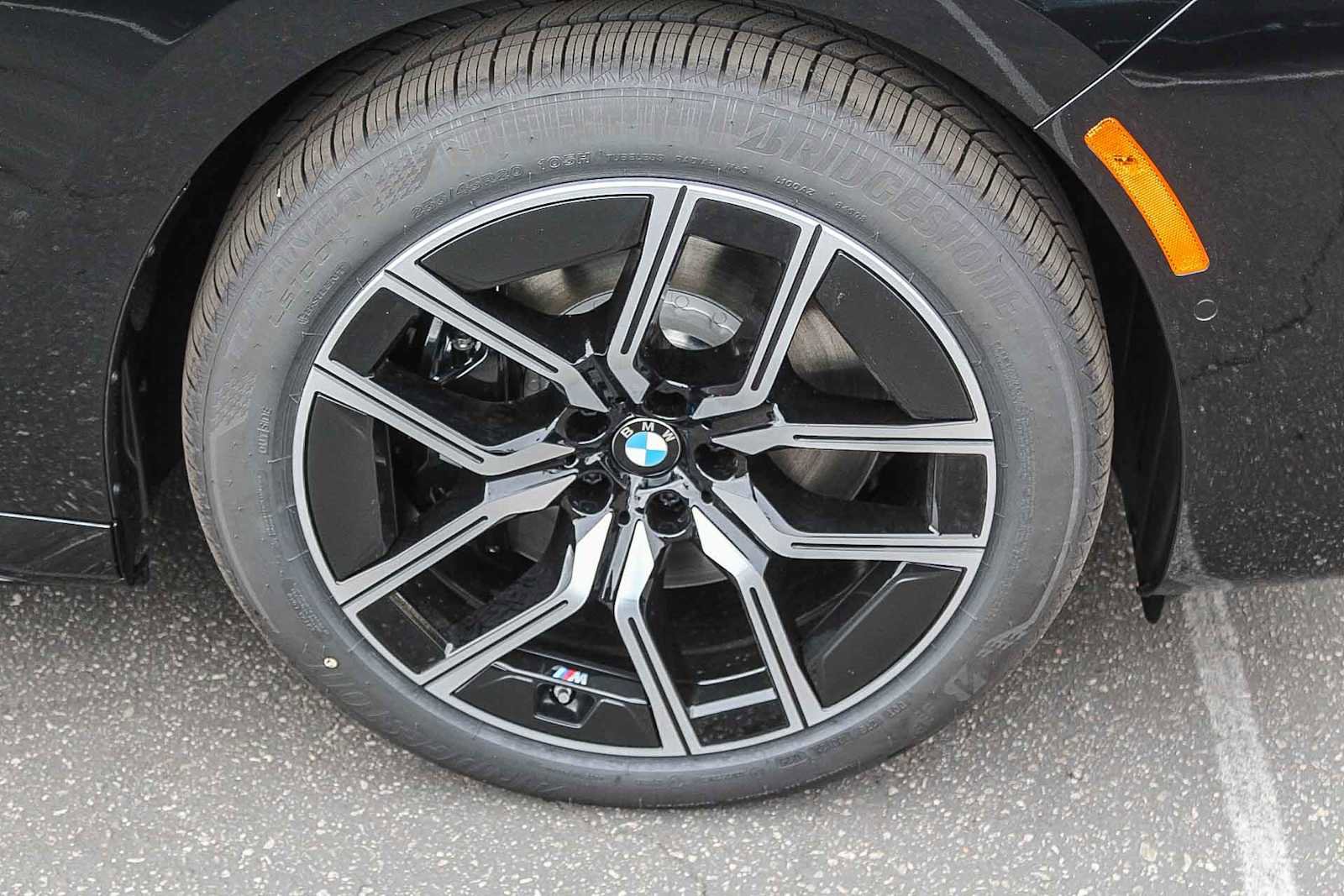 New 2026 BMW i7 xDrive60 w/ Executive Package image 15