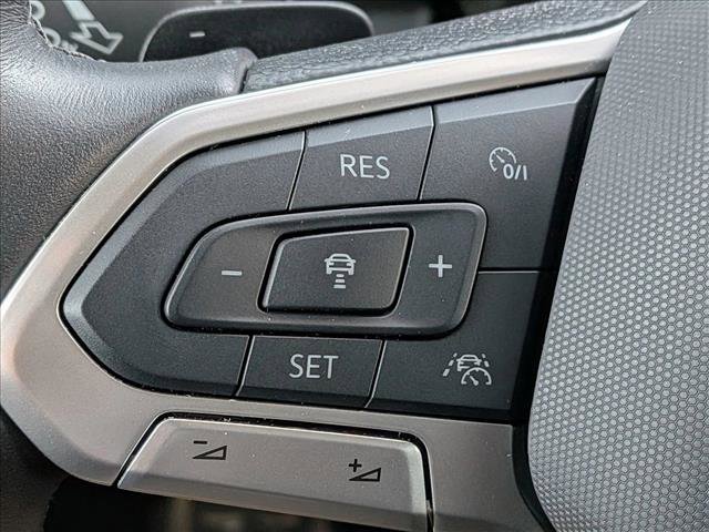 Used 2024 Volkswagen Atlas Cross Sport SEL Premium R-Line image 17