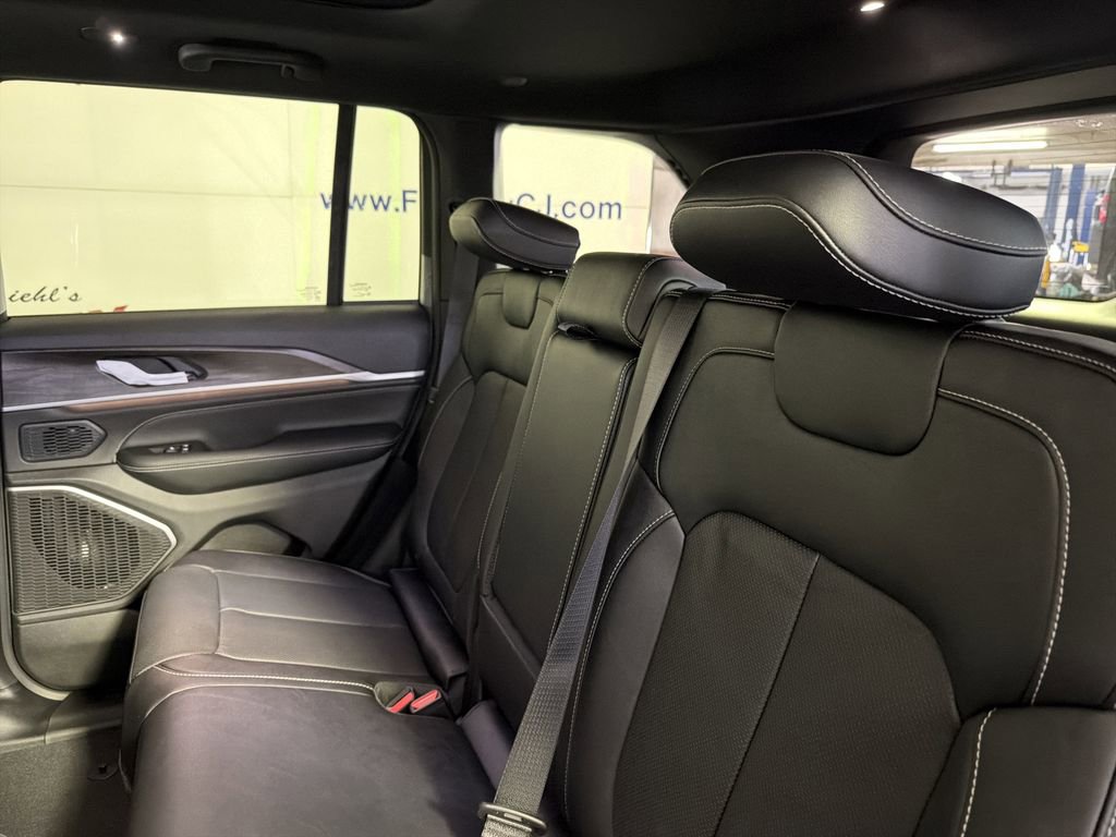 New 2026 Jeep Grand Cherokee Limited image 25