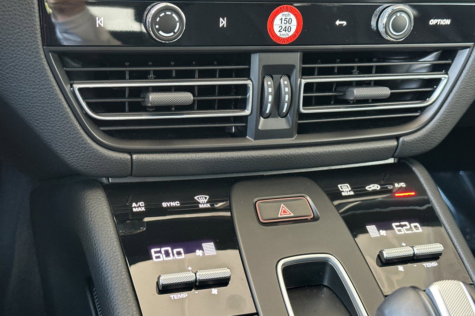 Used 2025 Porsche Macan image 21