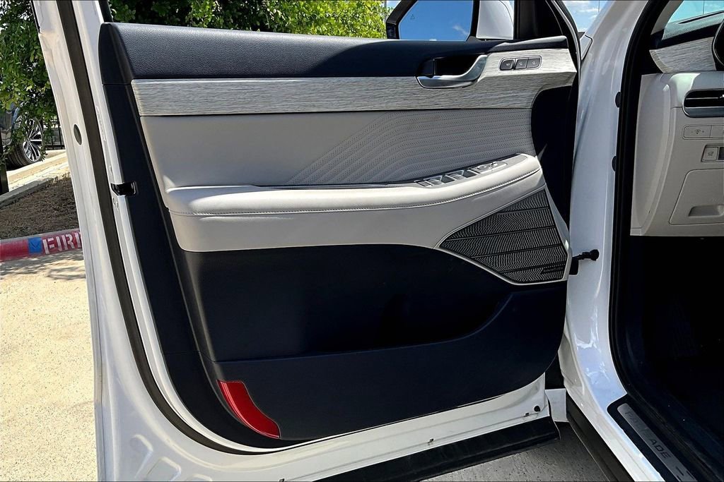 Used 2025 Hyundai Palisade Calligraphy image 21