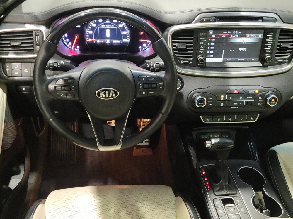 Used 2018 Kia Sorento SX image 22