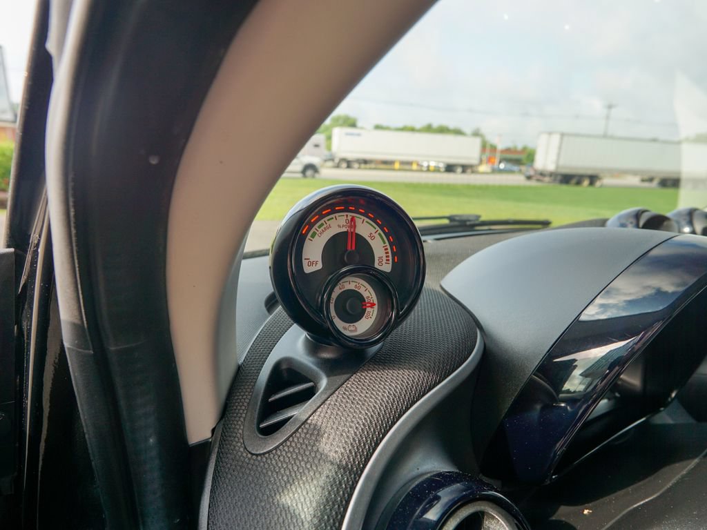 Used 2018 smart fortwo electric drive RWD image 15