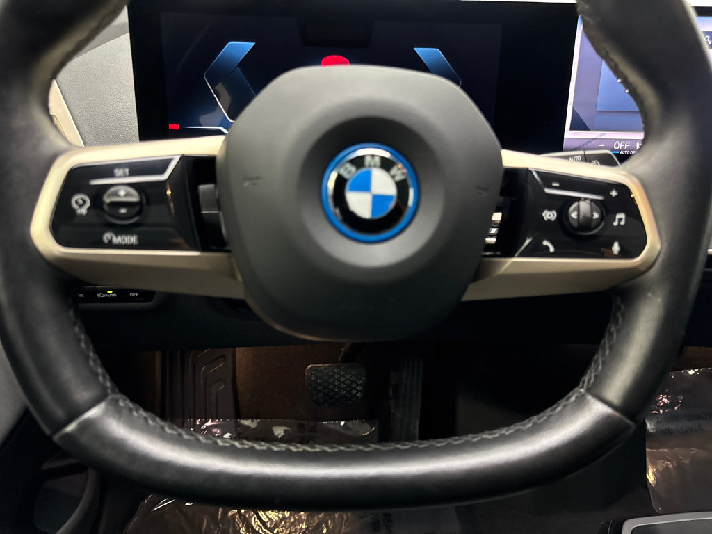 Used 2024 BMW iX xDrive50 w/ Sport Package AWD/4WD image 58