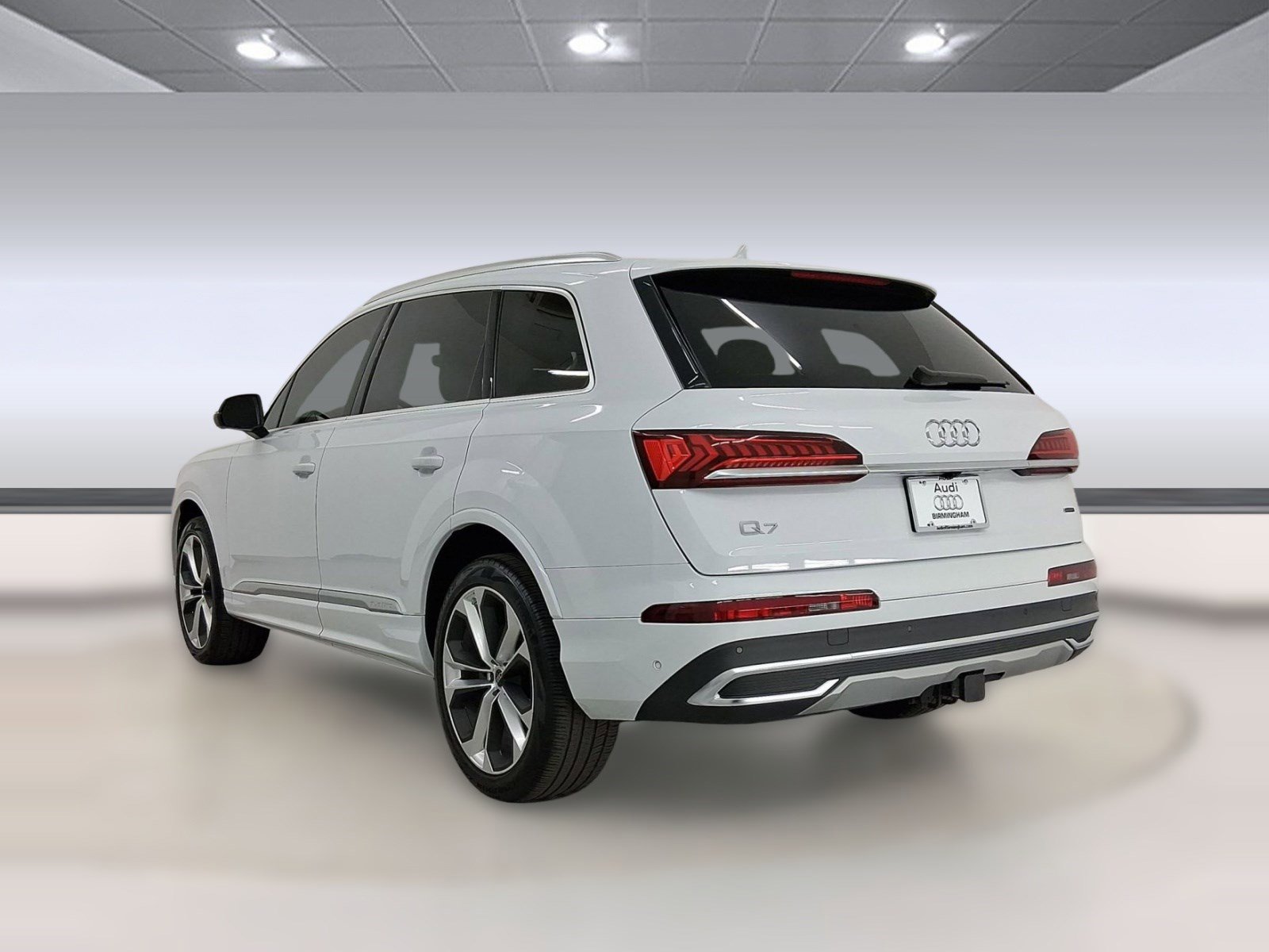 Certified 2024 Audi Q7 Premium Plus image 3