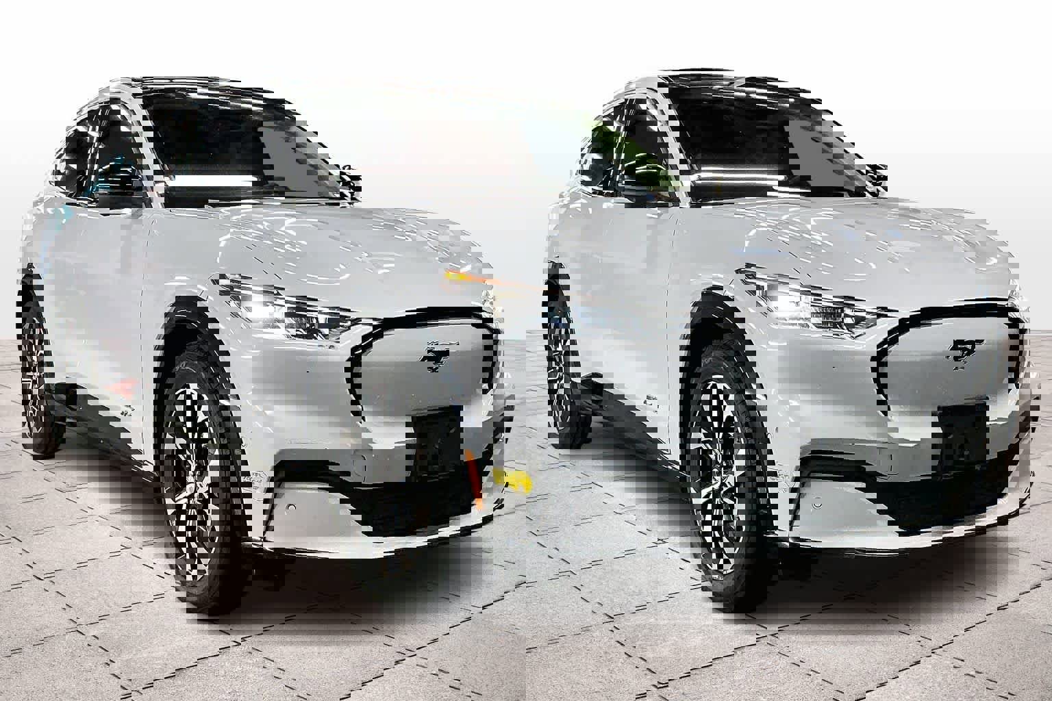 Used 2021 Ford Mustang Mach-E Premium image 2