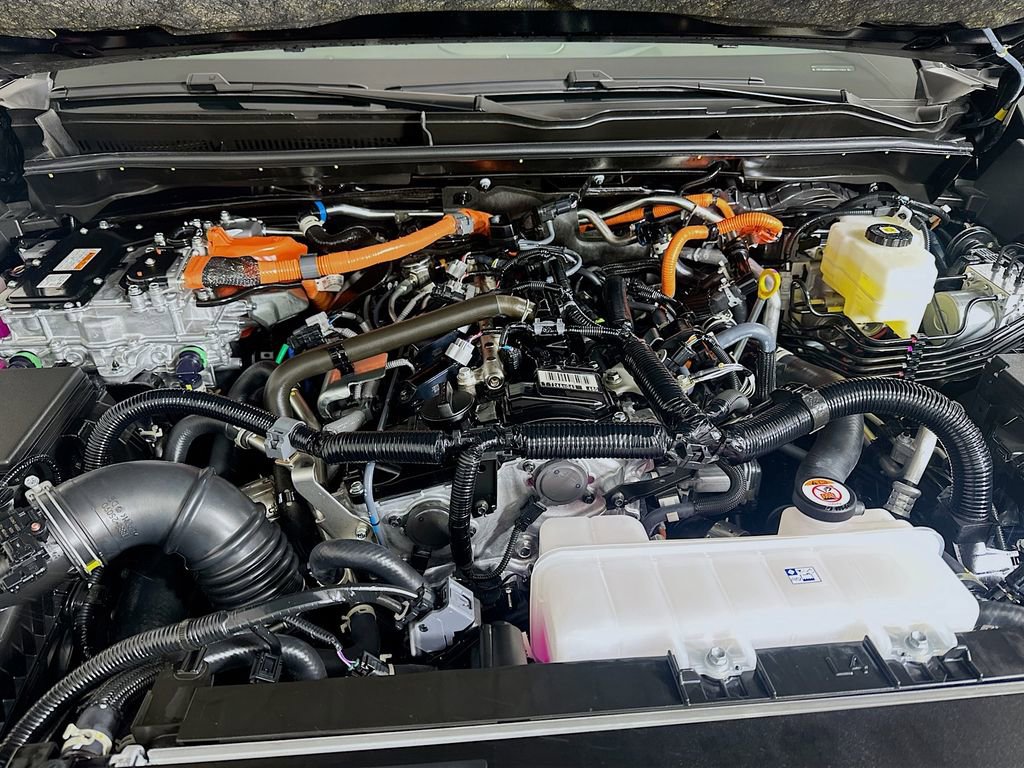 Certified 2025 Toyota 4Runner TRD Off-Road image 30