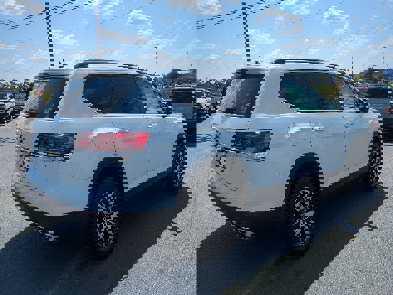 Used 2022 Volkswagen Atlas SE image 4