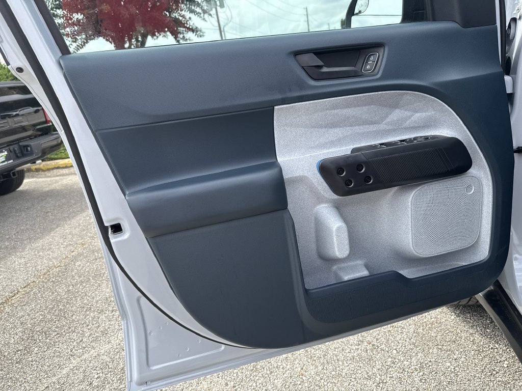 New 2026 Ford Maverick XLT w/ XLT Luxury Package FWD image 10