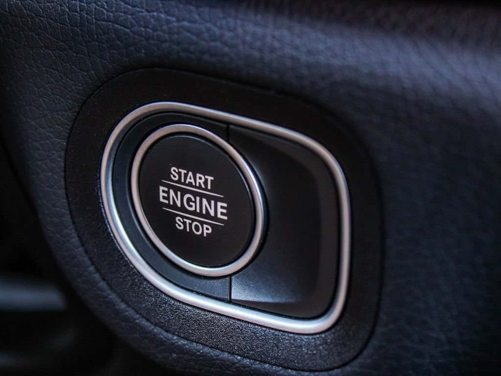 Used 2025 Mercedes-Benz GLE 450e 4MATIC w/ AMG Line Interior image 32