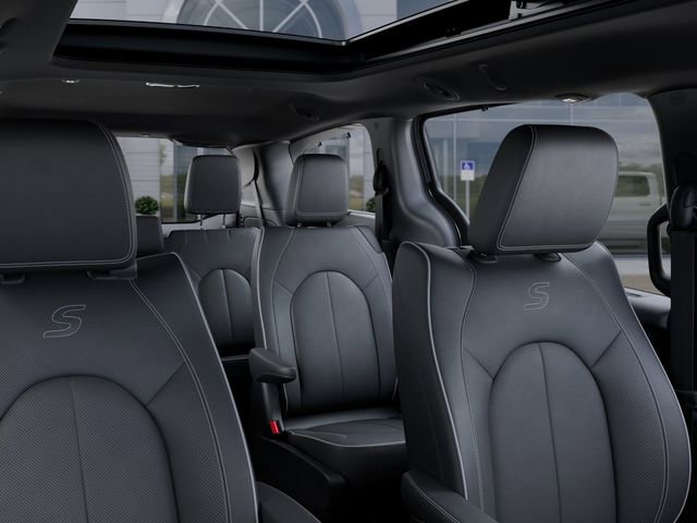 New 2026 Chrysler Pacifica Limited w/ Uconnect Theater Family Group image 26