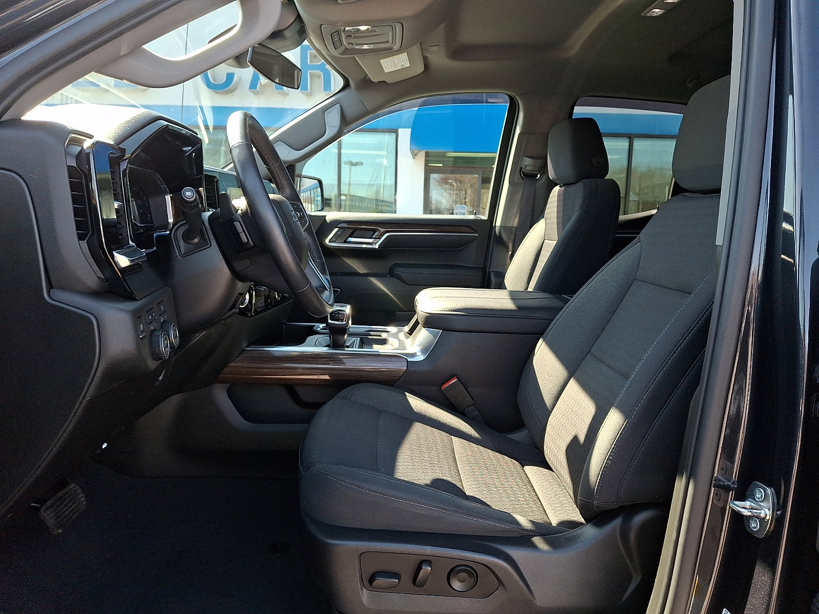 Used 2023 Chevrolet Silverado 1500 RST w/ Z71 Off-Road Package image 13