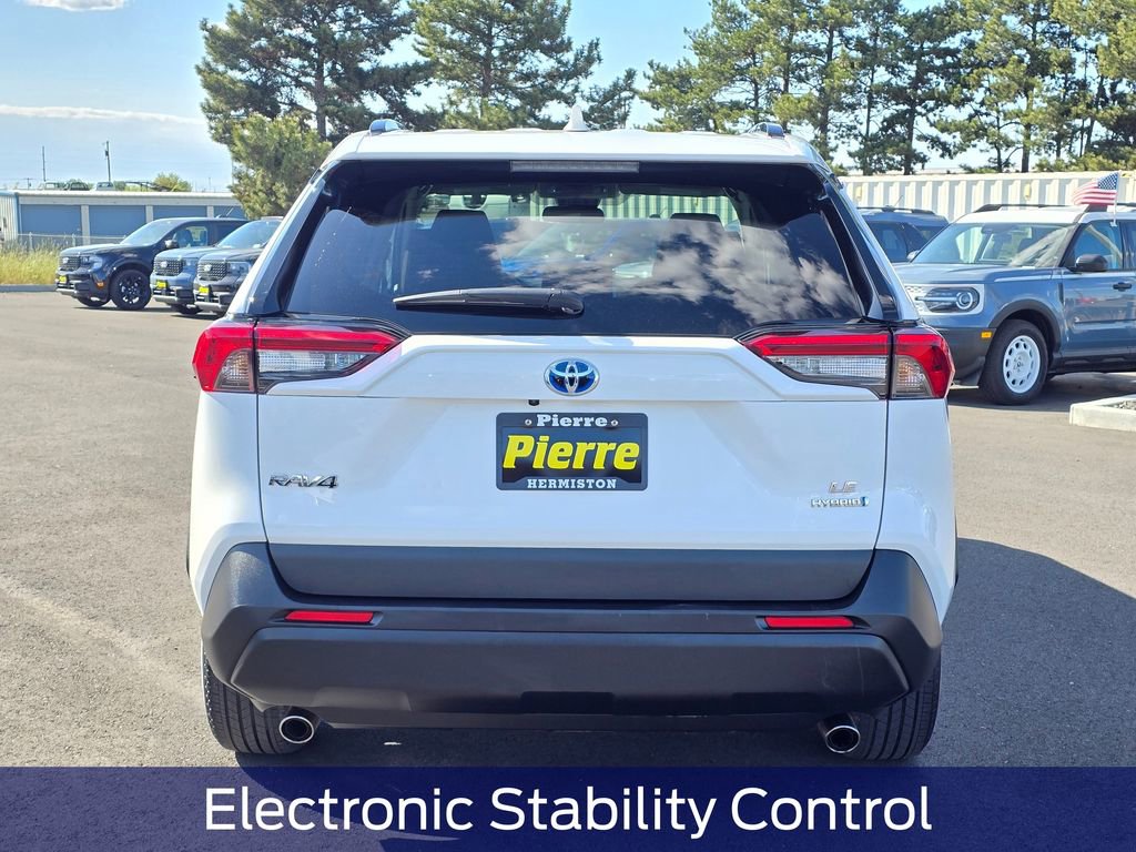 Used 2023 Toyota RAV4 LE AWD/4WD image 5