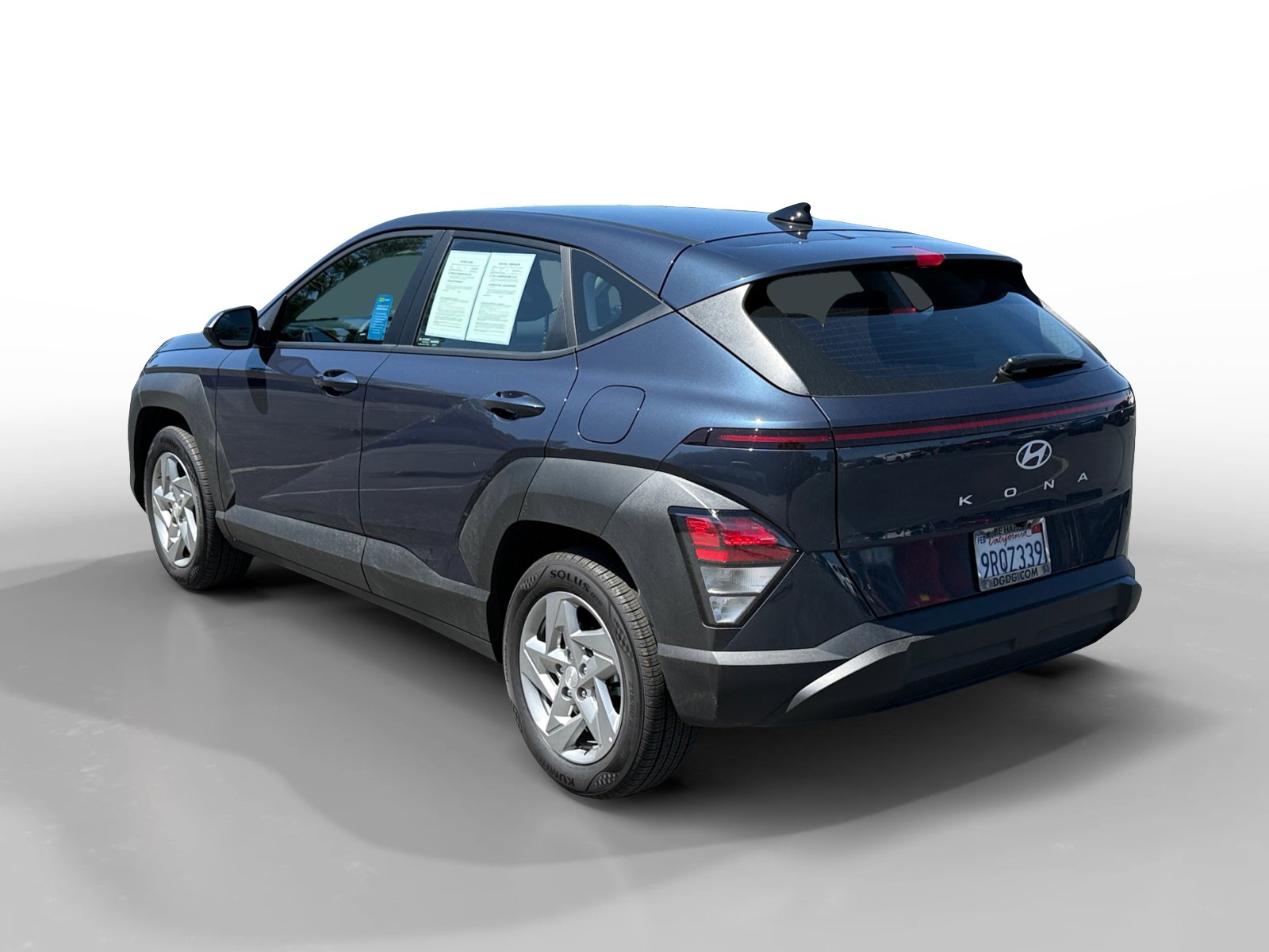 Certified 2025 Hyundai Kona SE image 3